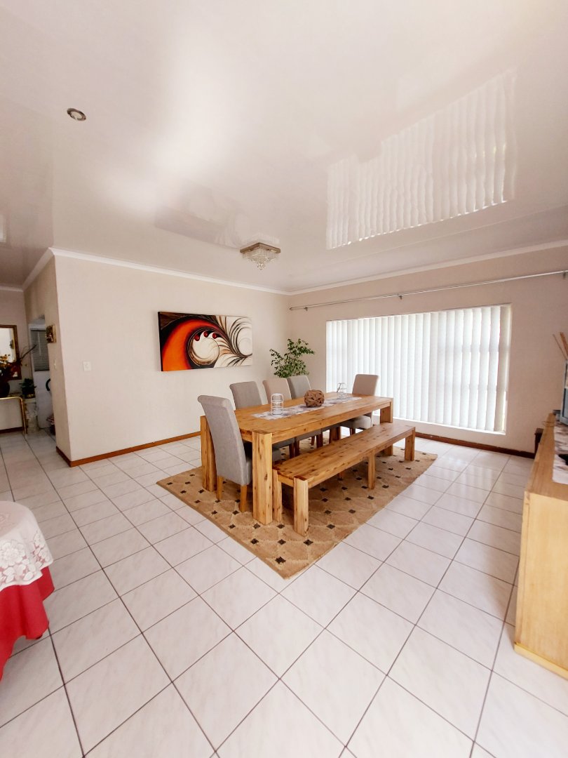 3 Bedroom Property for Sale in Flamwood North West